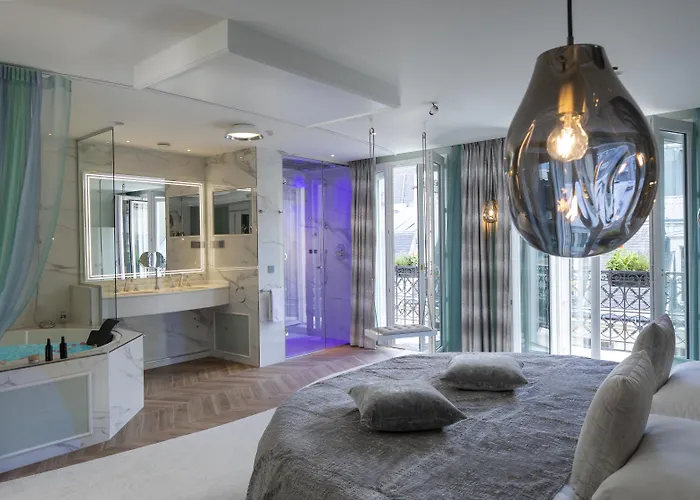 Paris J'Adore & Spa (Adults Only)Spa Hotel